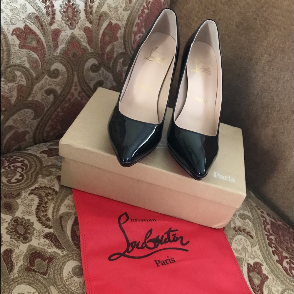 Black pumps for sale